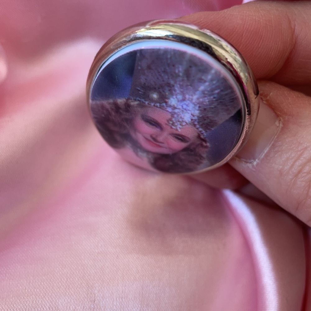 Vintage Tarina Tarantino wizard of Oz Glinda the good witch cameo ring - Picture 8 of 12